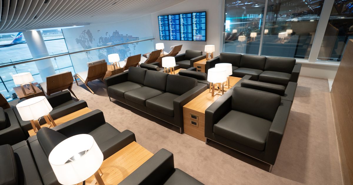 Kredittkort med gratis inngang til flyplass-lounge (Priority Pass)