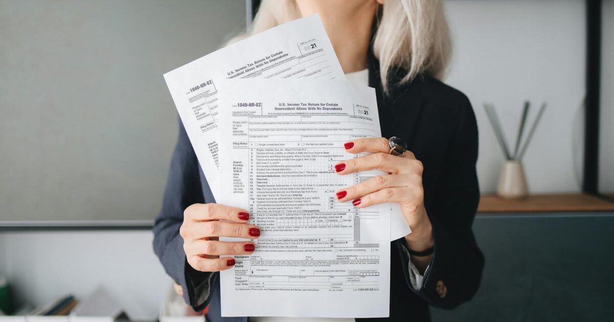 Forhandle med inkasso: Komplett guide til akkord og gjeldsfrihet