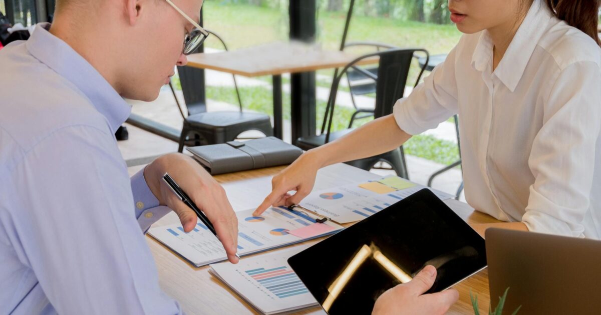 Guide  til investering i helseaksjer og bioteknologi: Slik navigerer du