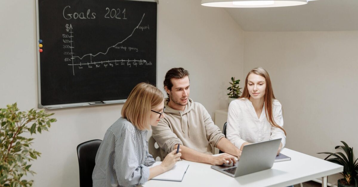 Sparing til barn: Profesjonell guide til fond og juss